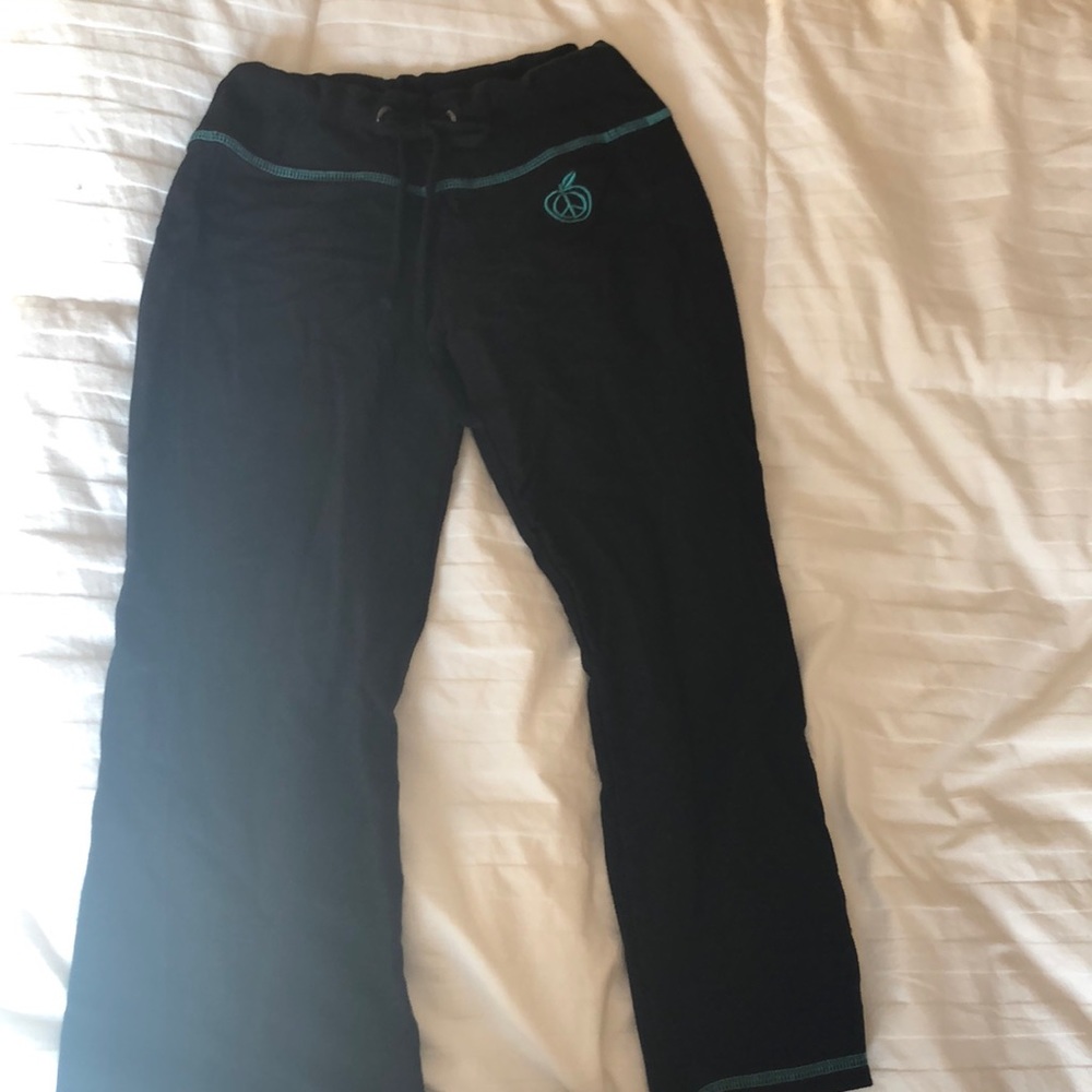 Black Capri yoga pant